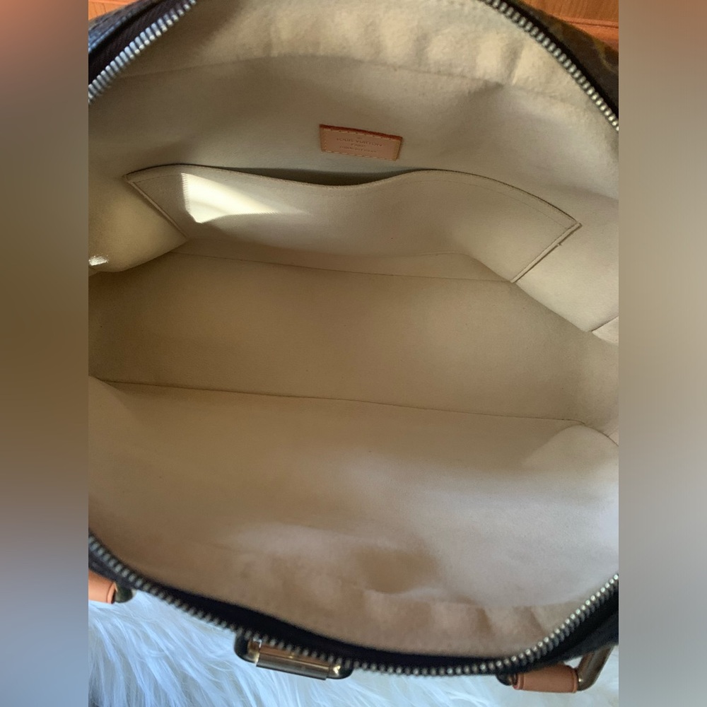 Sold❌Louis Vuitton Manhattan GM in Monogram Canvas✨